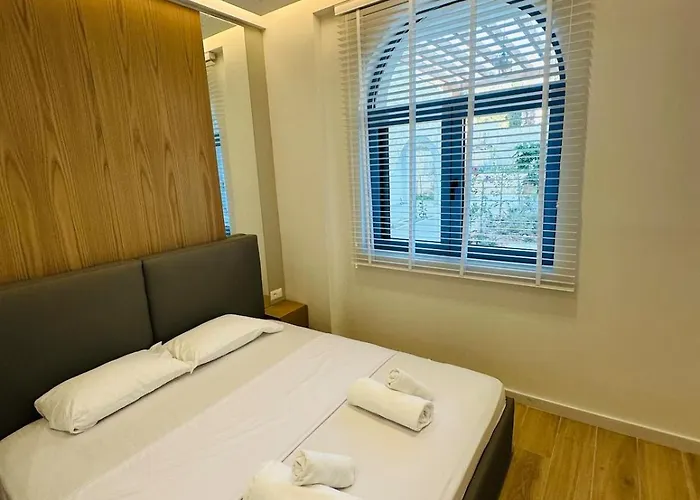 Seaside Garden Retreat-santorini Village Drymades *