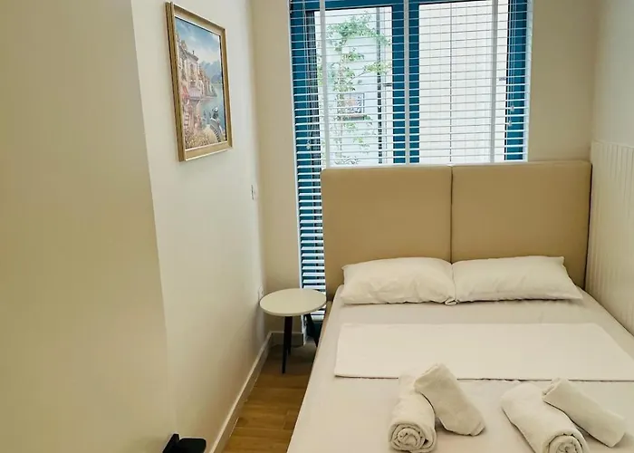 Seaside Garden Retreat-santorini Village Drymades Apartman Dhërmi