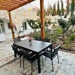 Seaside Garden Retreat-santorini Village Drymades Dhërmi