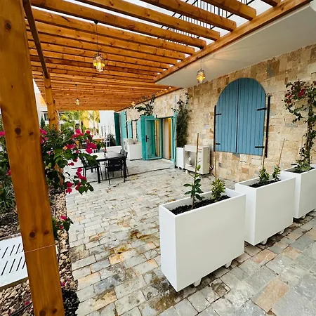 Seaside Garden Retreat-santorini Village Drymades Apartmán Dhërmi