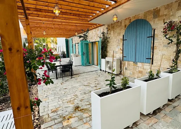 Seaside Garden Retreat-santorini Village Drymades Apartmán Dhërmi